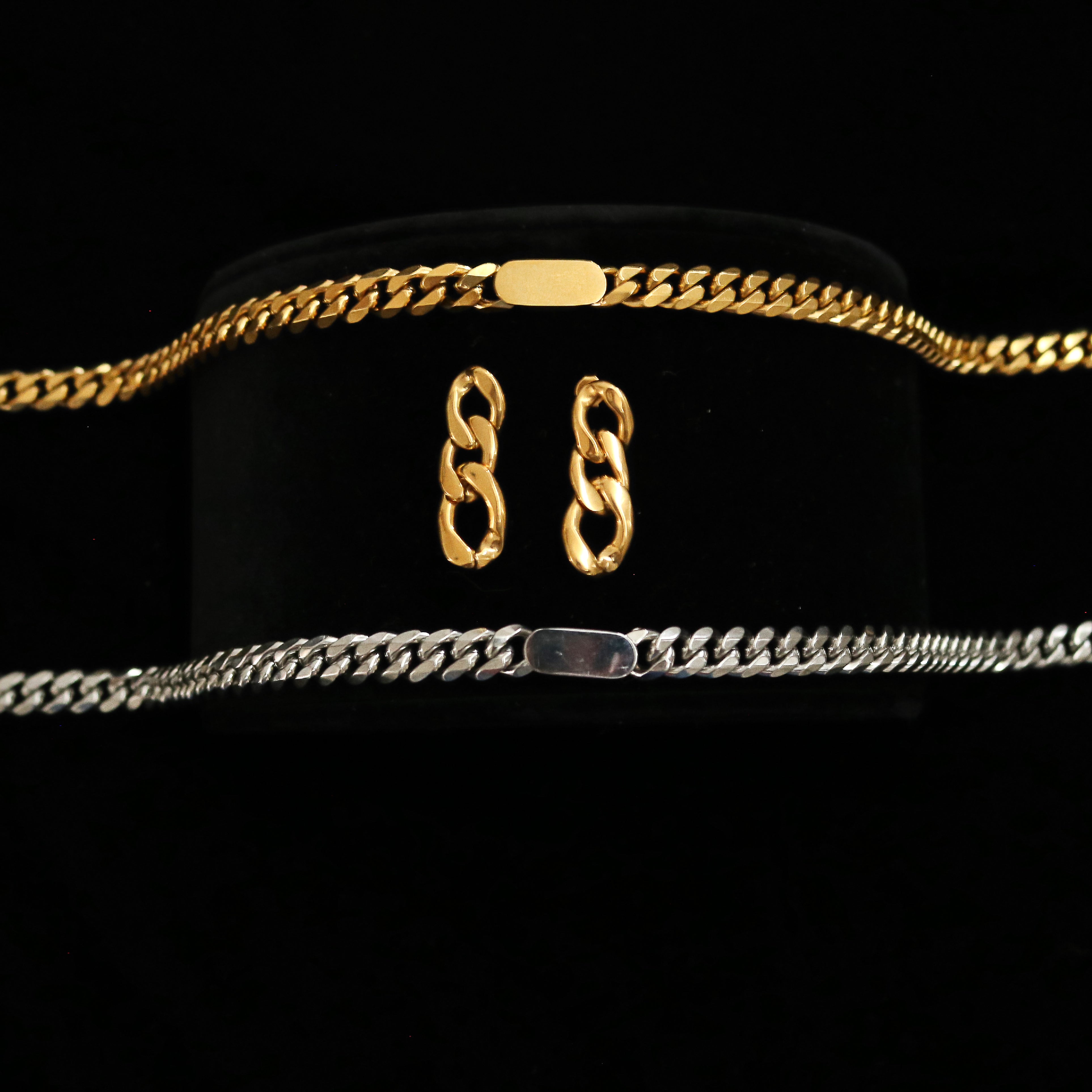 Cubana Plate Necklace + Cuban Chain Earrings | Bundle